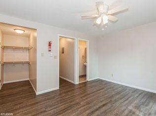 821 N Gladstone Ave APT 4, Aurora, IL 60506