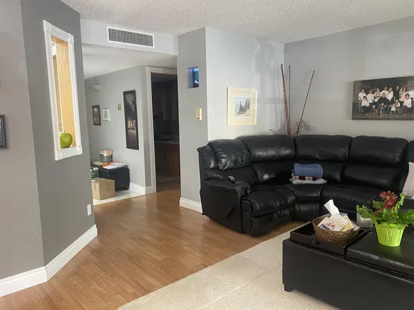 2242 Cornwall St, Regina, SK S4P 2K9