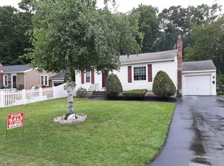 34 Bayberry Rd, Schenectady, NY 12306