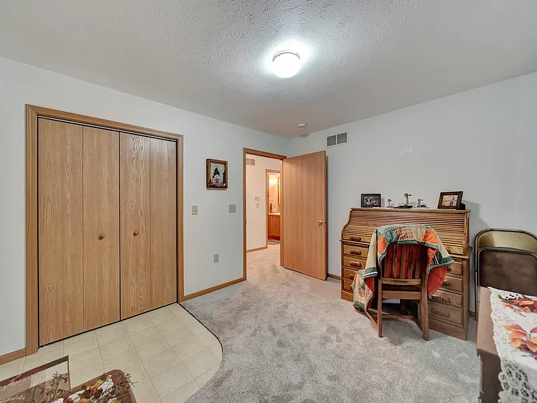 533 S Iver St #1 — Photo 7
