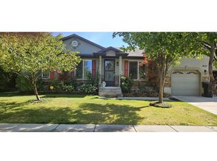 1037 W Manchester Dr, North Salt Lake, UT 84054