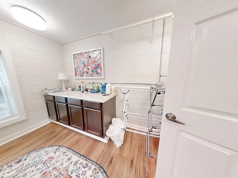 560 Sherwood Dr — Photo 42