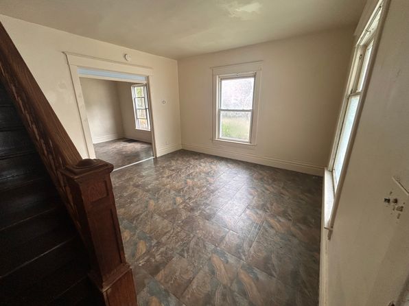 133 Woodlawn Ave