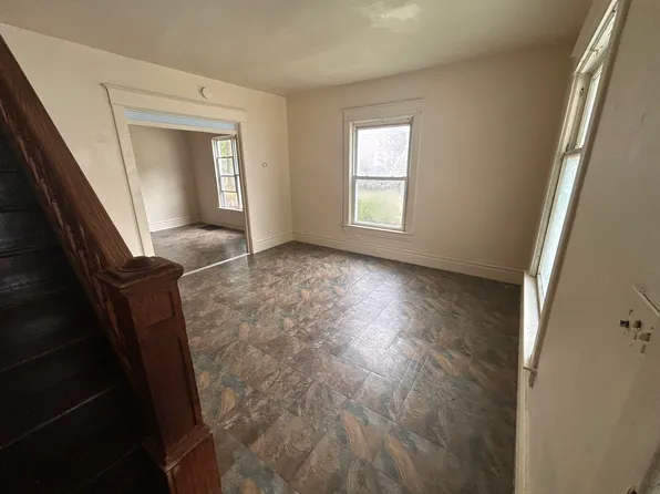 133 Woodlawn Ave, Lansing, MI 48910