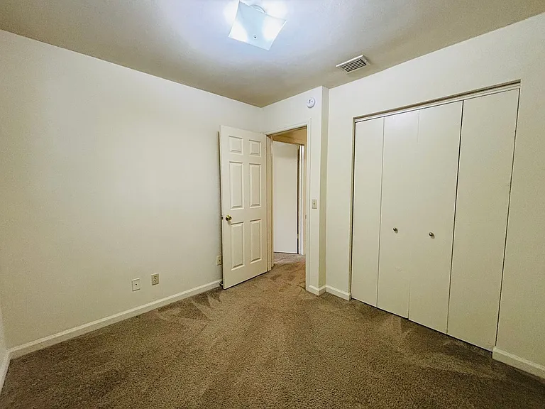 208 Pheasant Run Dr — Photo 10