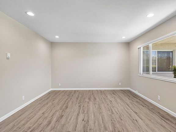 4th image of 1212 Regent St APT J