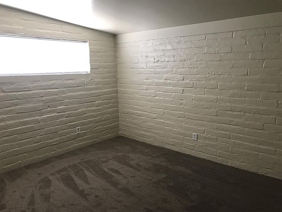 4th image of 1522 N Dodge Blvd