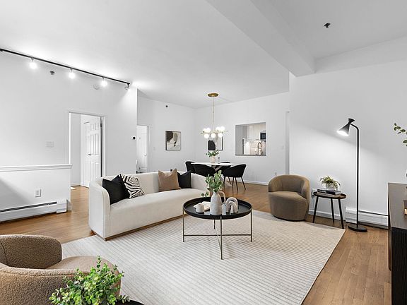 2nd image of 501 Adams St APT 1B