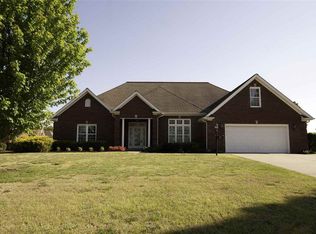 415 Forest Ridge Dr, Paducah, KY 42003