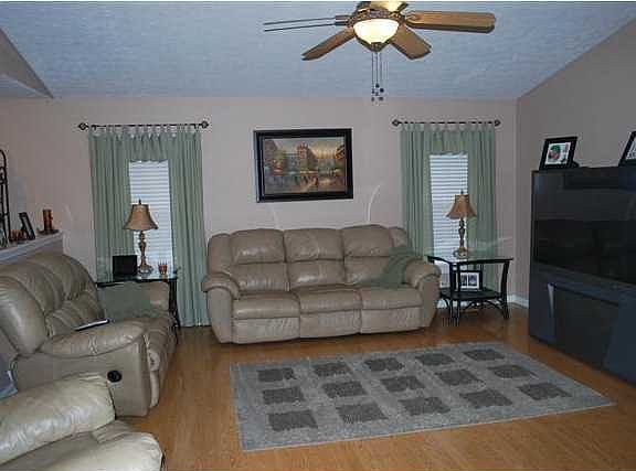5th image of 216 Southshore Dr