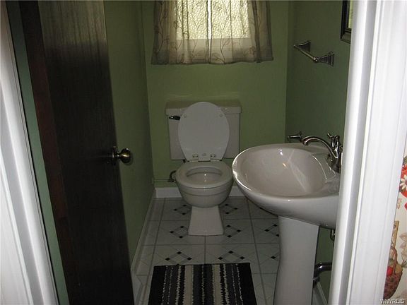5th image of 160 Montbleu Dr
