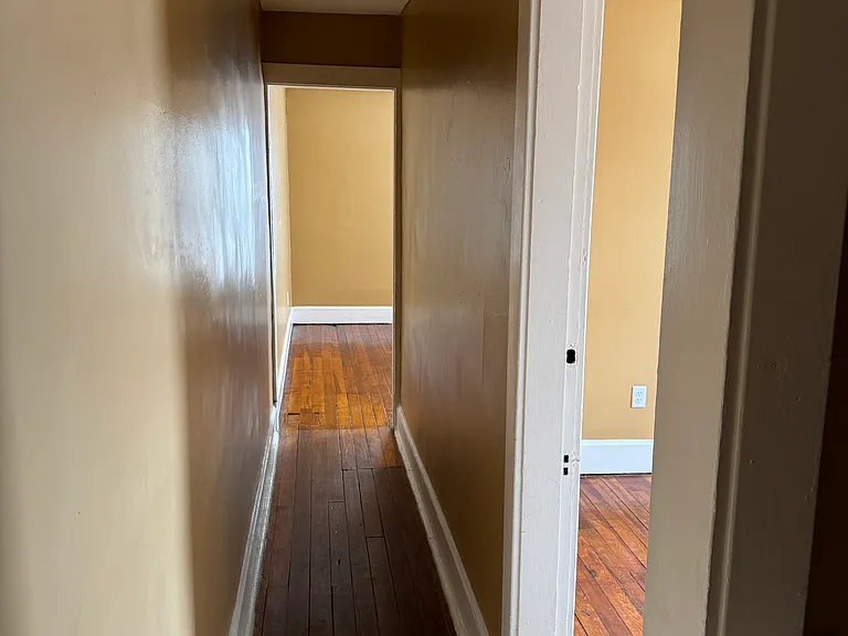 16 N Linwood Ave #1/2 — Photo 5