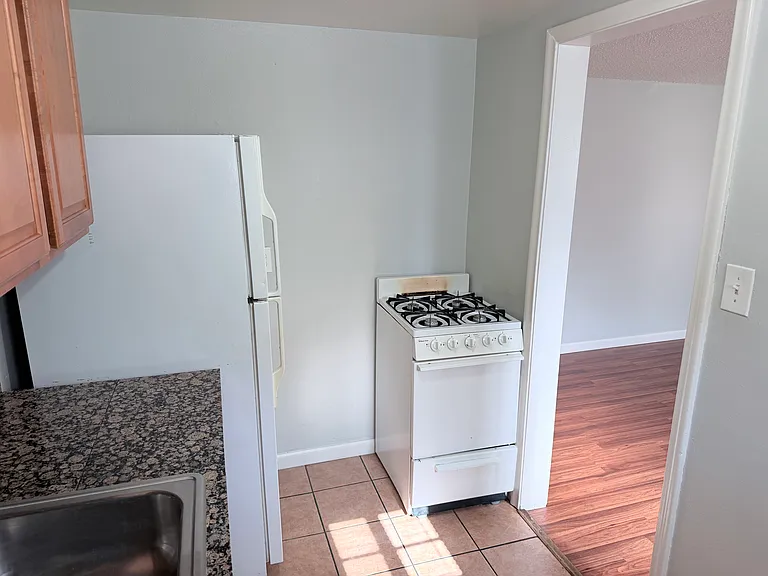 275 E 5th Ave — Photo 6