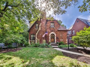 293 Scottswood Rd, Riverside, IL 60546