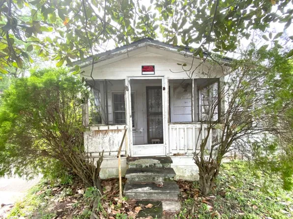 717 Shirley St, Dothan, AL 36303