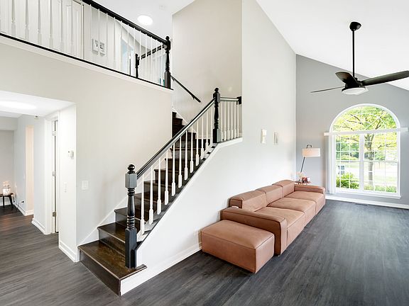 5th image of 1564 Westbury Dr