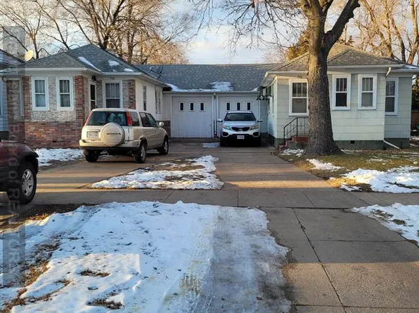 108-110 E 8th St, Grand Island, NE 68801