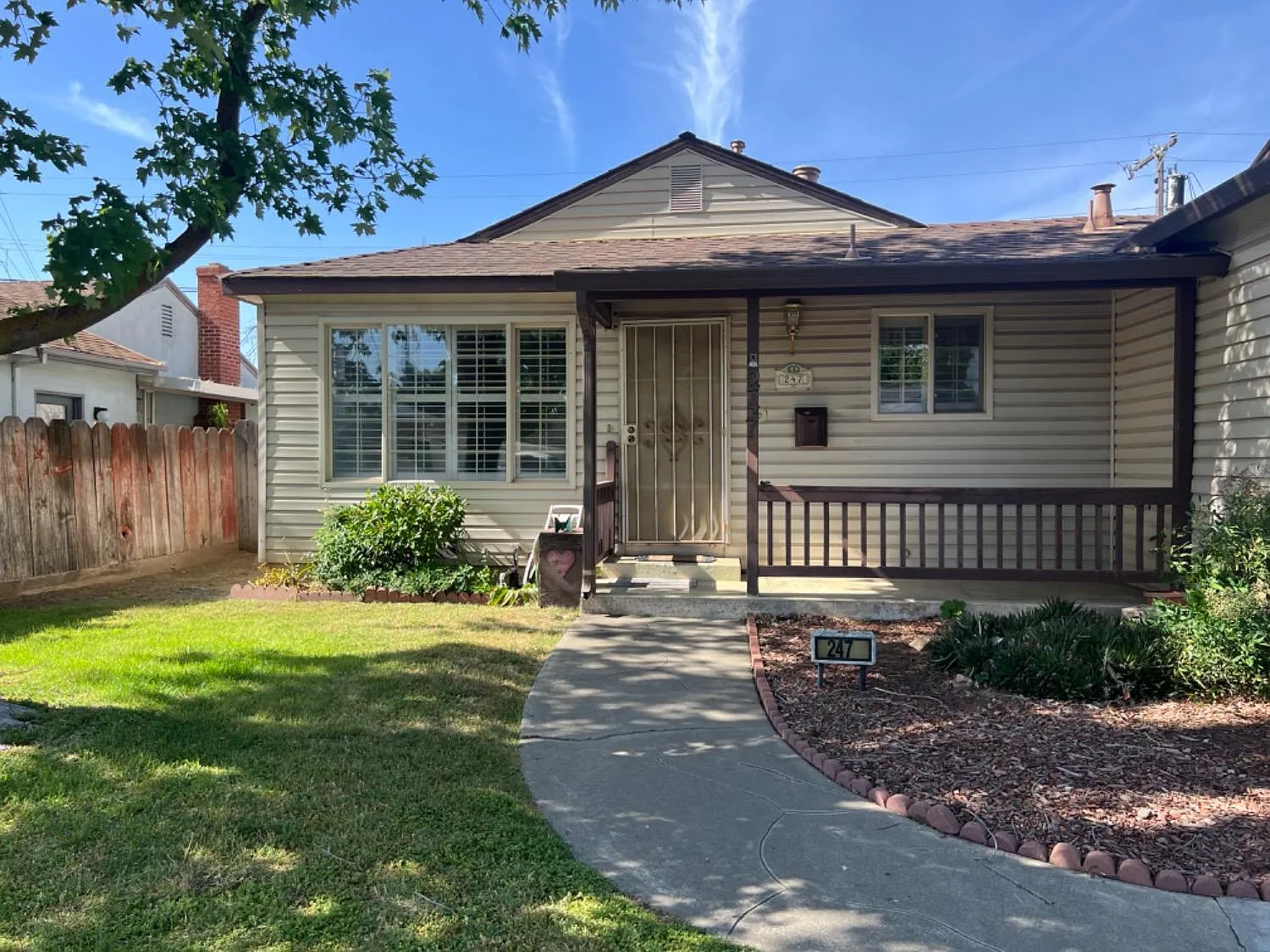 247 Martha St photo 1