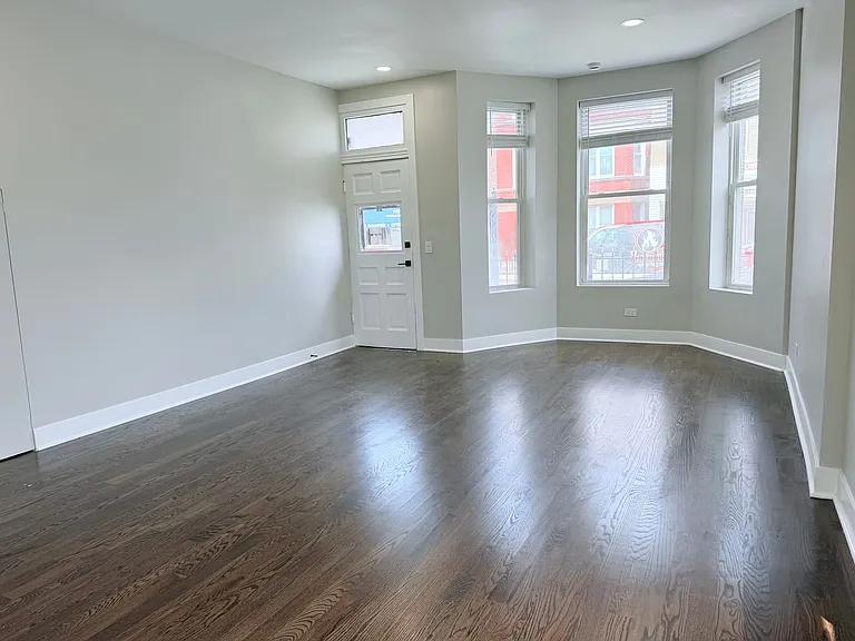 2249 W Cermak Rd — Photo 3