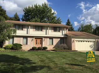 5396 Ridge Ct, Troy, MI 48098