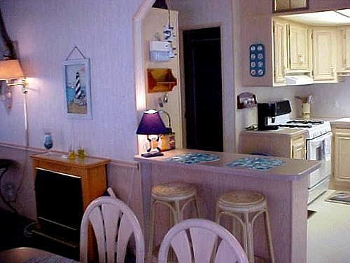 4th image of 300 Holly Dr #300