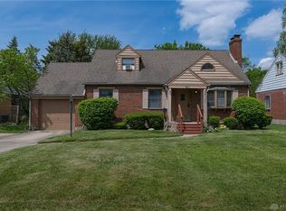 521 Oakview Dr, Dayton, OH 45429
