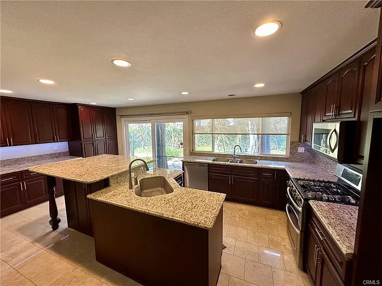 17631 Mapes Ave — Photo 5