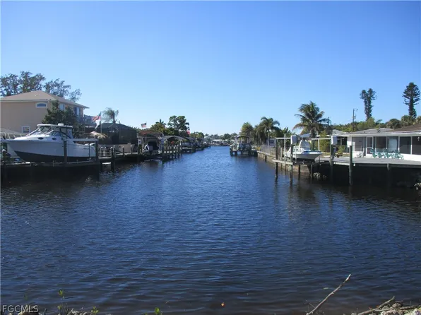 8140 Cleaves Rd, North Fort Myers, FL 33903