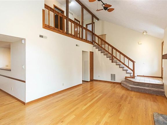 3rd image of 9140 Fireside Ct