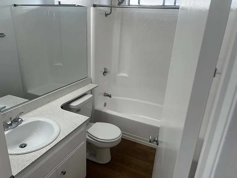 Guest bathroom (2x2)