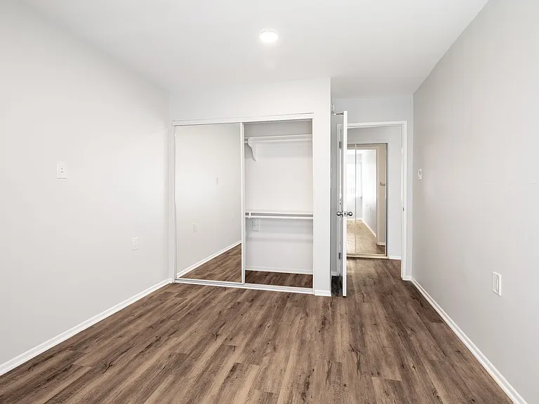 5405 Lindley Avenue — Photo 15
