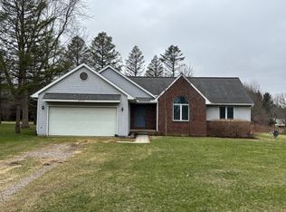 28335 N Dixboro Rd, South Lyon, MI 48178
