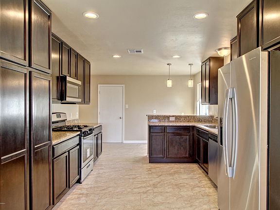 3rd image of 1800 Camino Del Rex