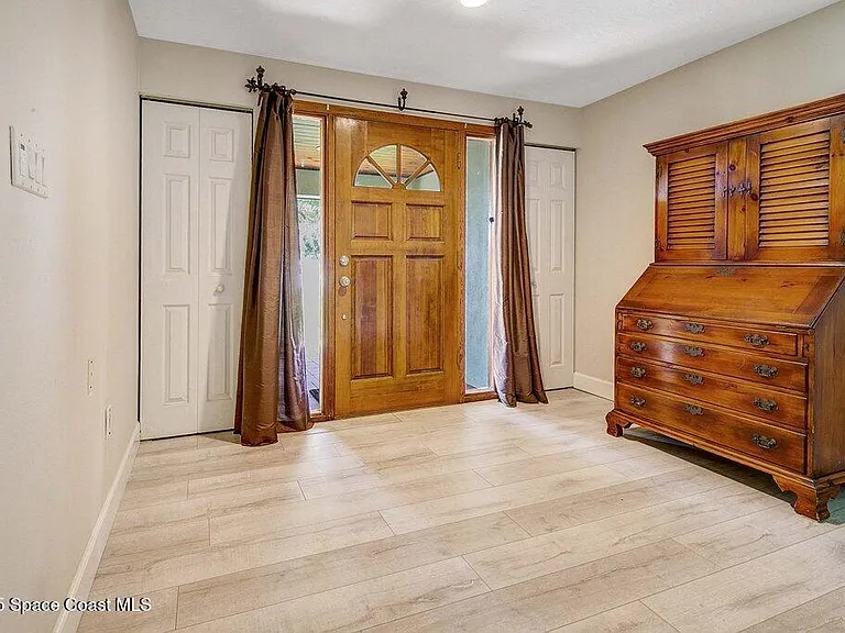 250 E Central Blvd — Photo 3