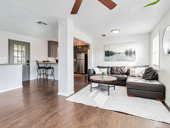 2nd image of 1359 GLENN DR