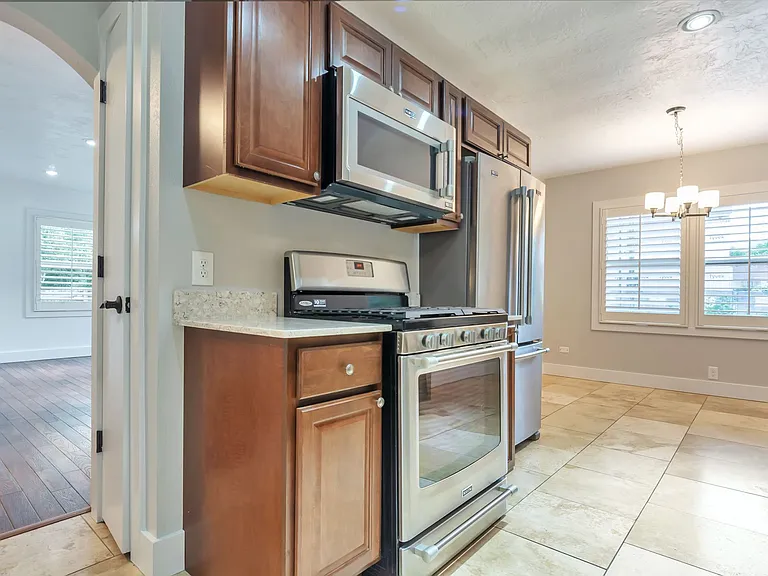 4858 S Viewmont St — Photo 32