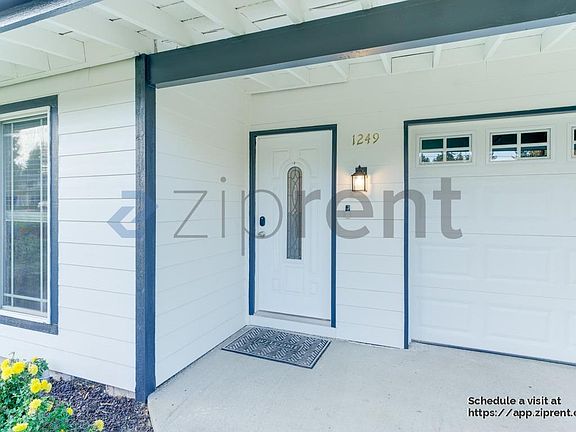 3rd image of 1249 149th Pl SE
