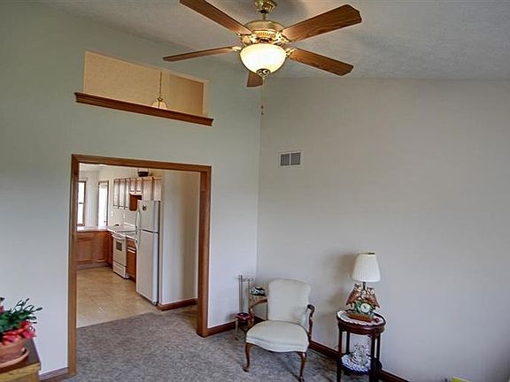 4th image of 1040 Constitution Dr