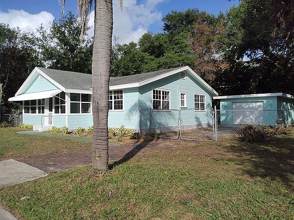 2nd image of 1823 Douglas Ave