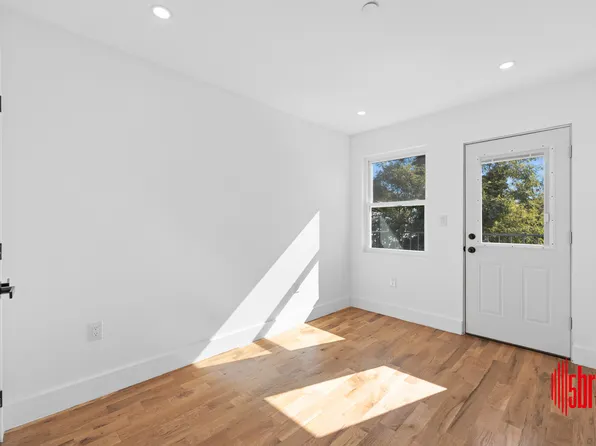 1116 Blake Avenue image 35 of 44