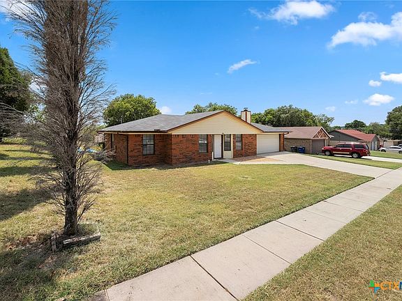 3rd image of 2621 Phyllis Dr
