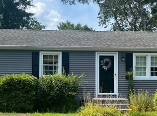 13 Maid Marion St, Oxford, MA 01540