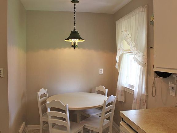 3rd image of 5012 Oakland Dr