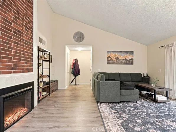 15425 Sherman Way APT 240, Los Angeles, CA 91406