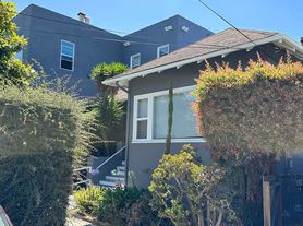 817 52nd Street, B