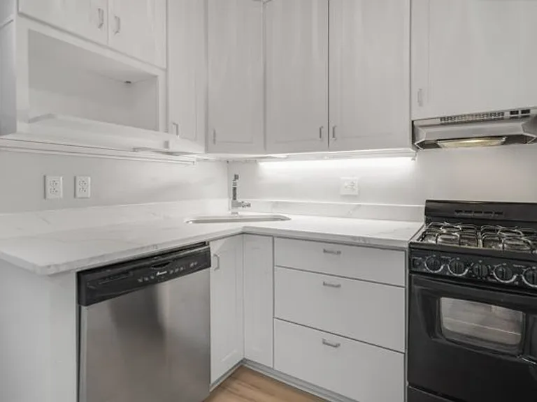 504 Stewart Ave — Photo 149