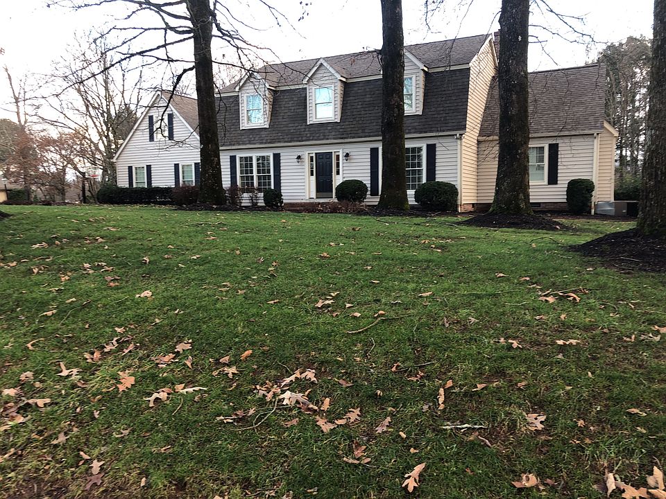 1st image of 928 S Briarcliff Cir