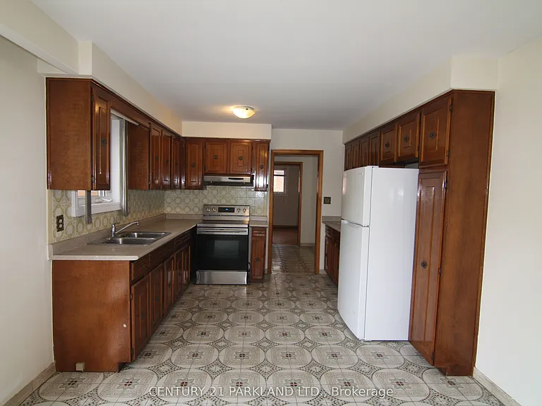 38 Beamsville Dr — Photo 5