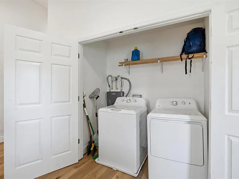 1001 E Reynolds St — Photo 11