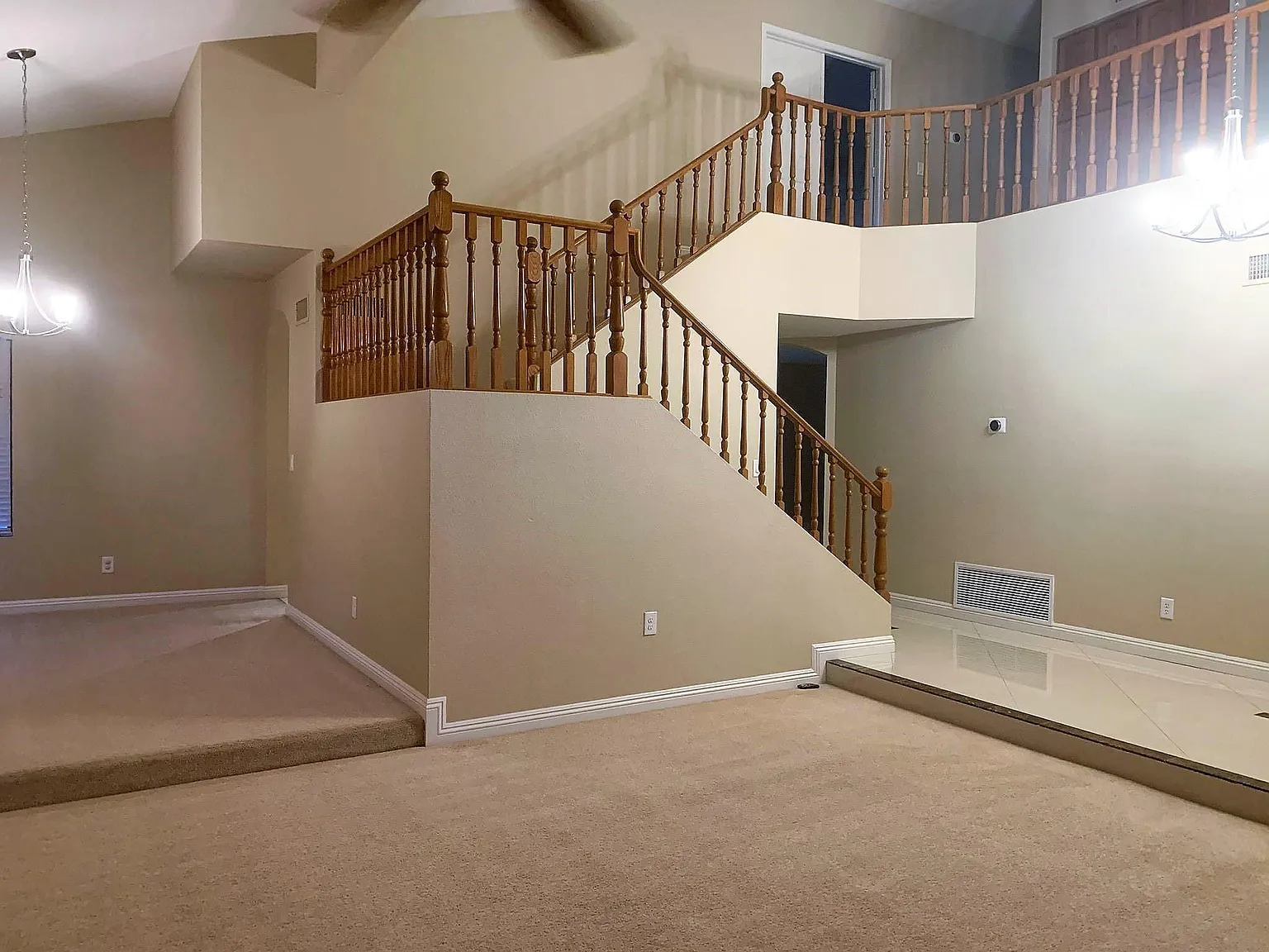28 E Yvonne Ln — Photo 3